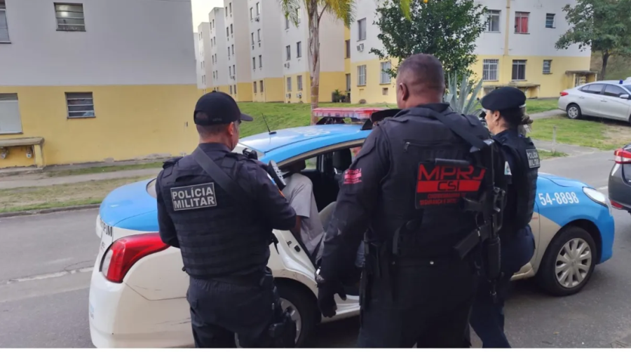 Operação mira milícia por extorsão em condomínio de Belford Roxo