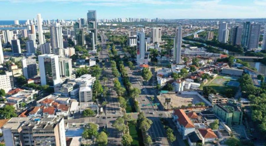 Entre lei moderna e o nó dos terrenos de marinha, Recife debate futuro do mercado imobiliário