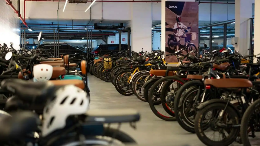 Bicicletas elétricas chegam aos condomínios como nova opção de mobilidade para moradores