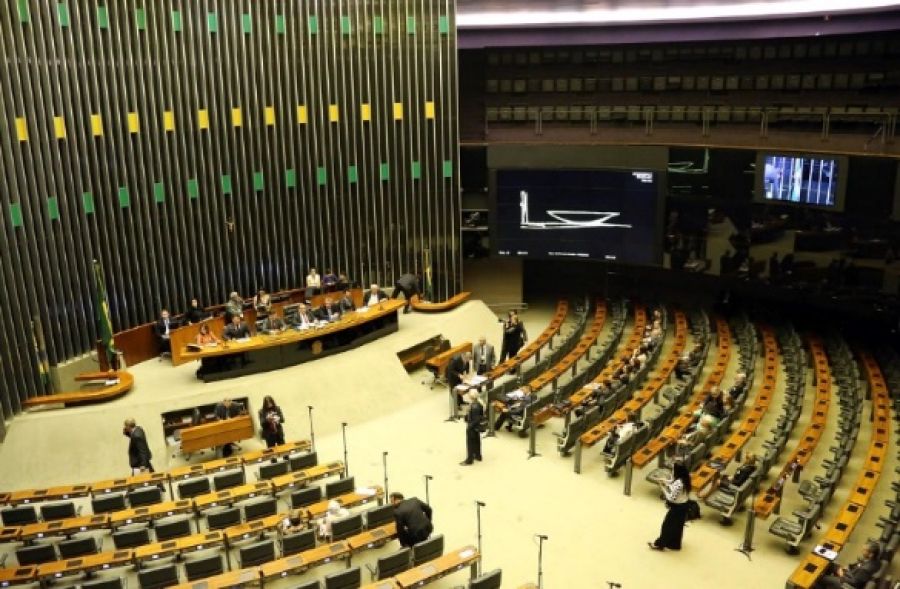 Comissão aprova projeto que impede condomínios de multar pessoas com deficiência por perturbação de sossego