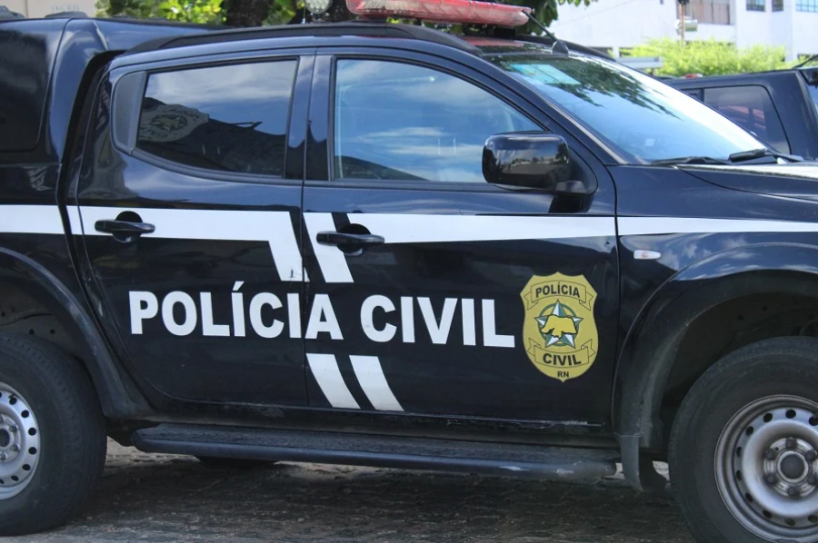 Suspeitos de usar apartamentos para tráfico de drogas em condomínio na Grande Natal são presos