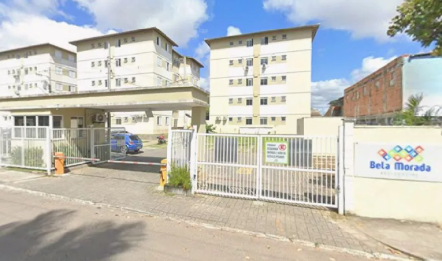 Mulher quebra grades de condomínio, invade prédio e danifica apartamento no Espírito Santo