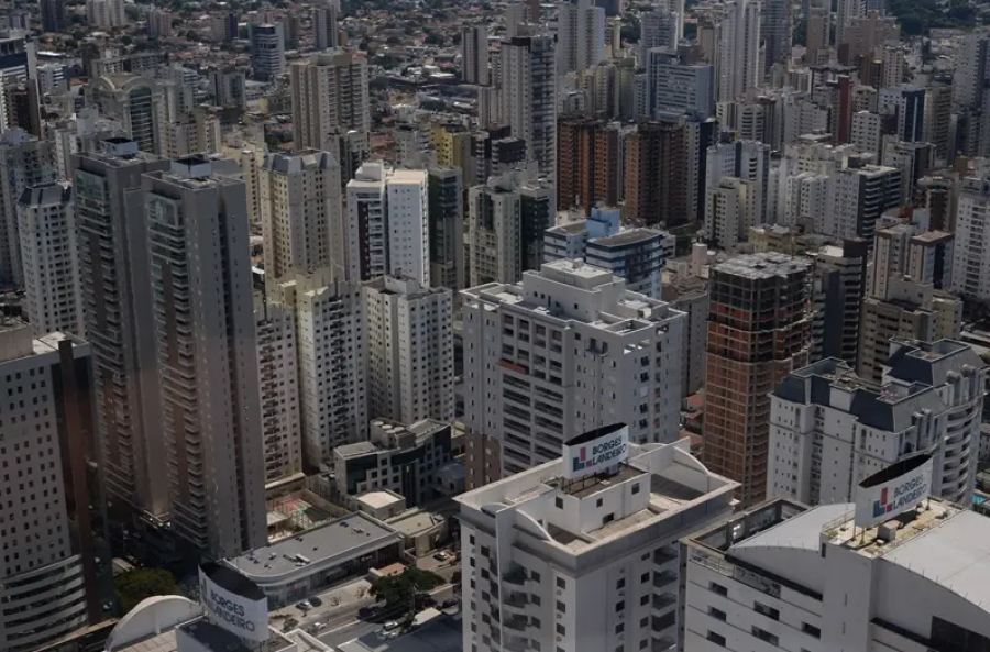 Intenção de compra de imóveis cresce no Brasil, mas classe média prioriza imóveis usados