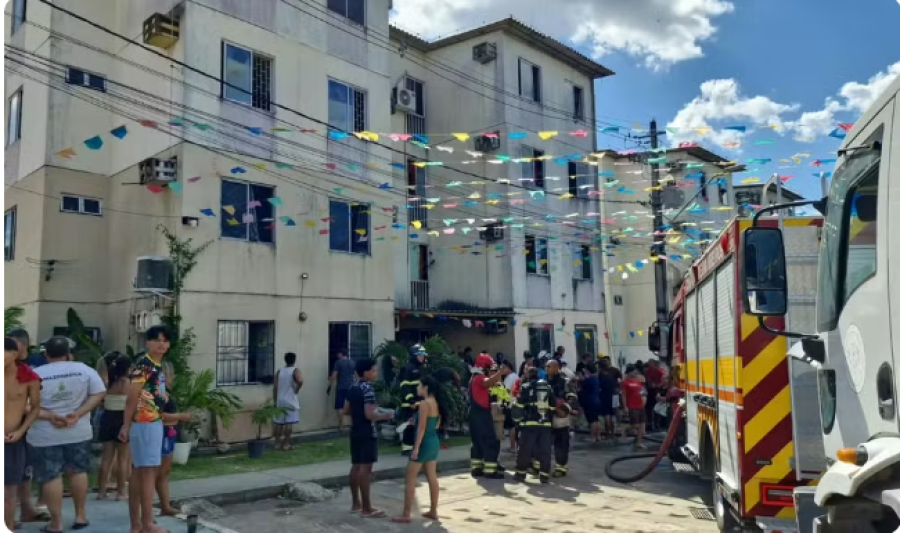 Incêndio destrói apartamento em condomínio de Manaus, mata cachorro e deixa moradores intoxicados pela fumaça