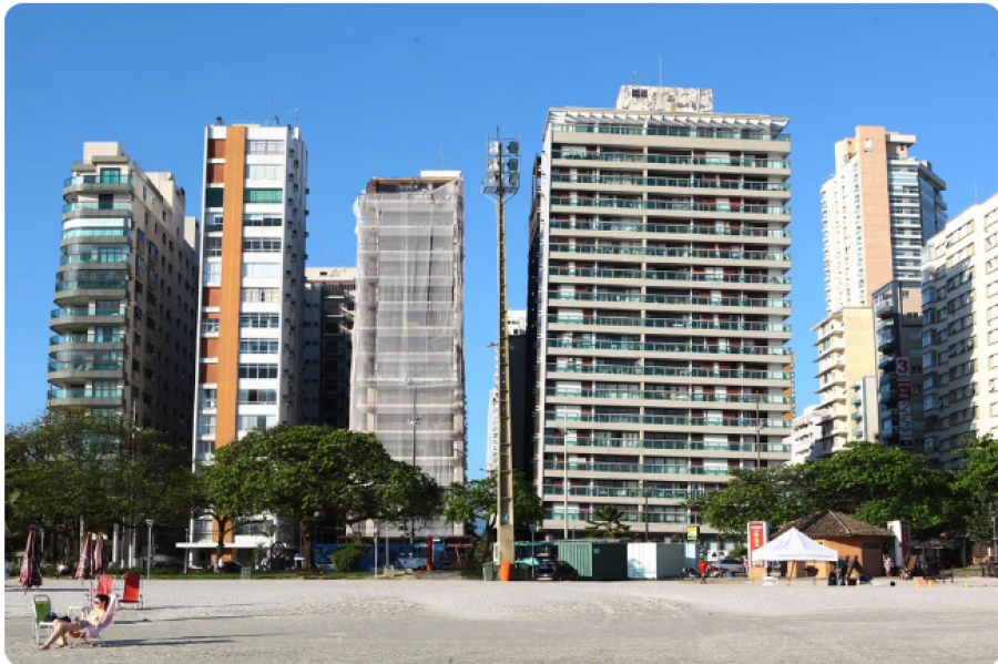 Prédios tortos de Santos não precisam de intervenção estrutural no momento, diz prefeitura