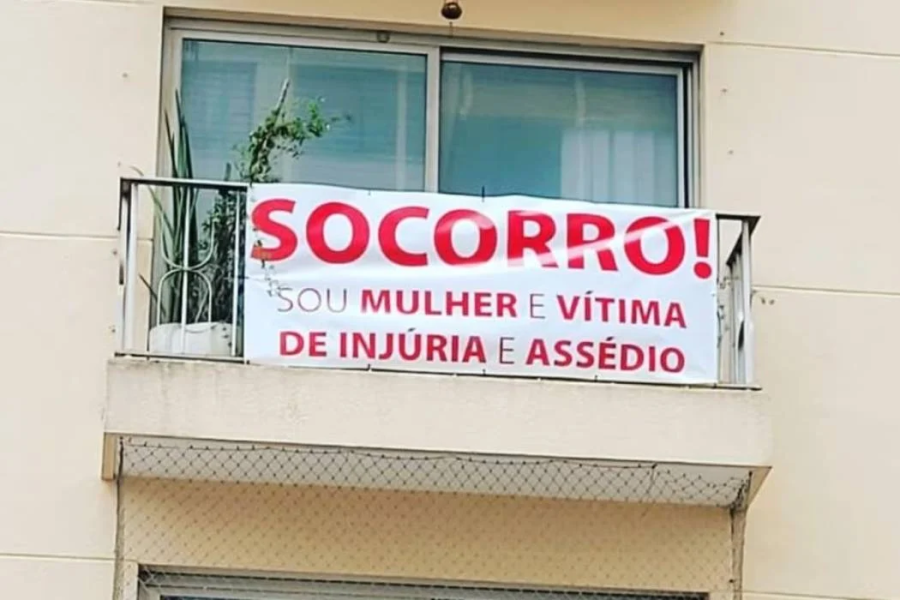 Mulher denuncia assédio de vizinho com faixa: 'Vai acontecer uma tragédia'