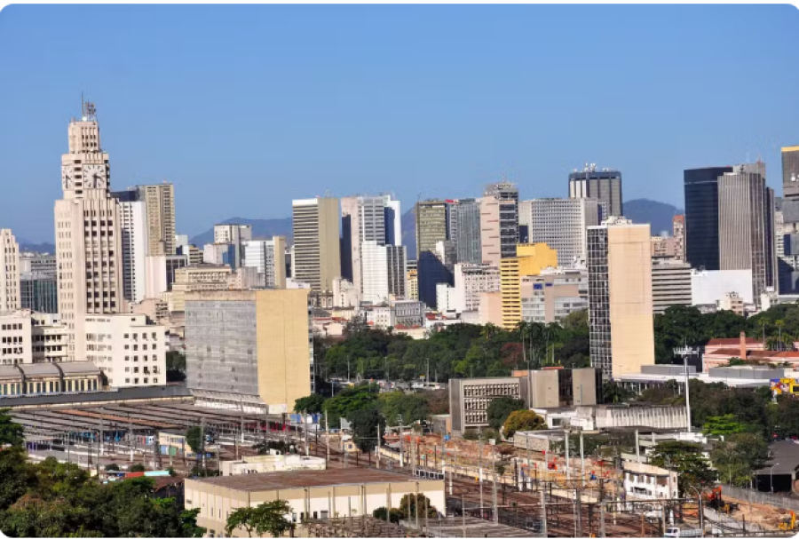 Condomínio de salas comerciais chega a 90% do valor do aluguel em bairros do Rio