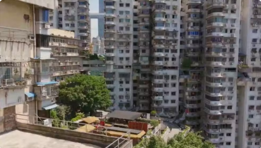 Cidade chinesa chama atenção com prédios que criam impressionante ilusão de ótica