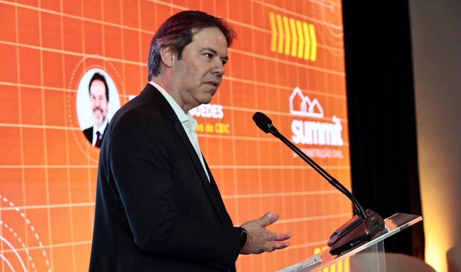 Construção civil projeta crescimento em 2027 e aposta em industrialização e qualificação