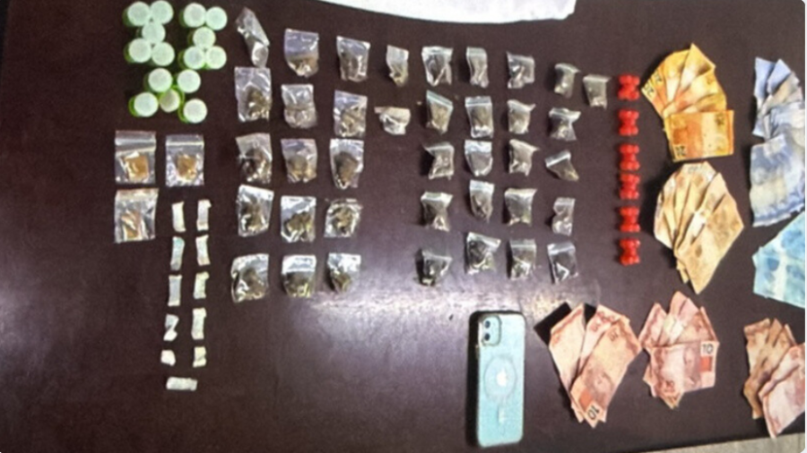 Jovem é preso por tráfico de drogas após denúncia em condomínio de Americana
