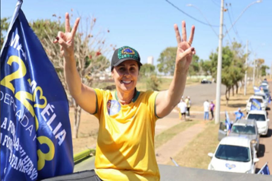 Justiça suspende direitos condominiais de candidata após disputa sobre acesso a imóvel