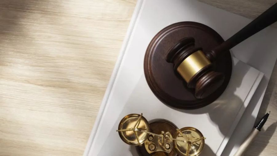 Moradora é citada em ata de condomínio por “falta de respeito” e Justiça nega indenização por danos morais