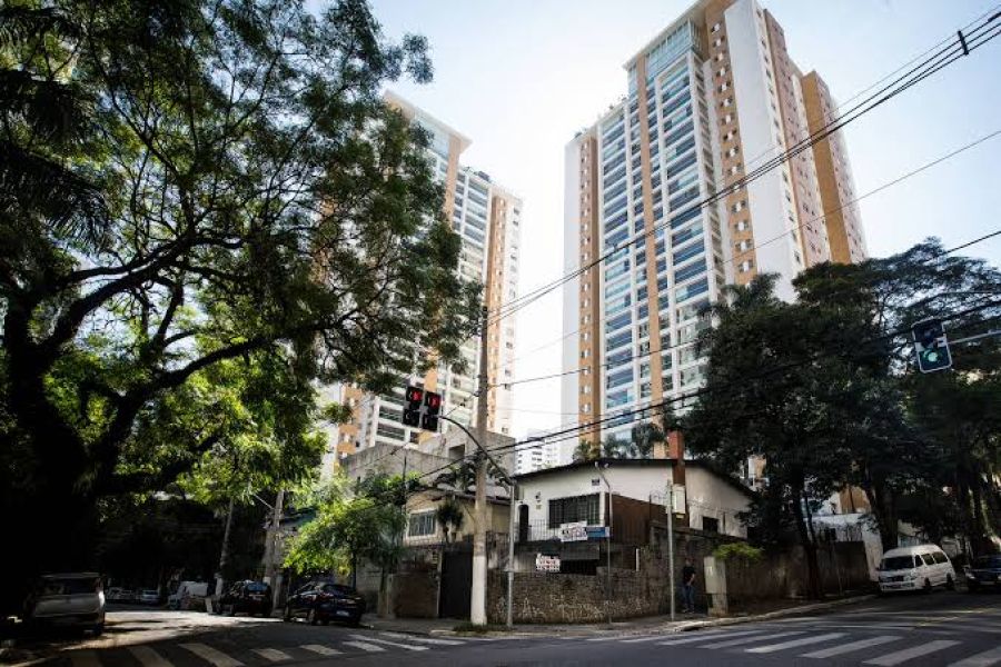 Preços dos imóveis sobem 14,7% em 12 meses, mas valorização perde força
