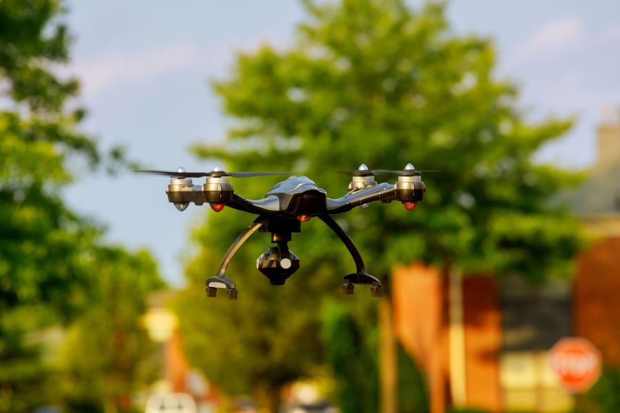 Drone suspeito espia apartamento e assusta moradoras em Piracicaba (SP)
