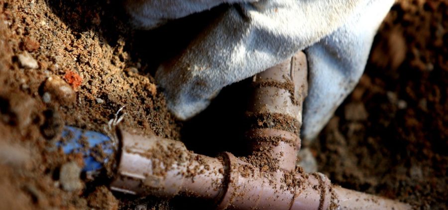 Condomínio de alto padrão é flagrado com 32 ligações clandestinas de água