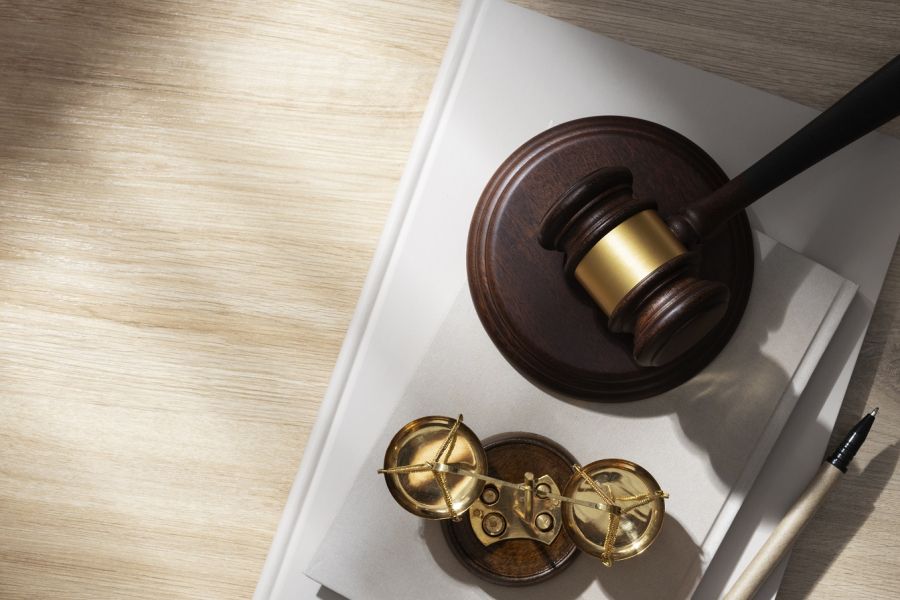 Condômino não tem legitimidade para, individualmente, ajuizar ação de exigir contas