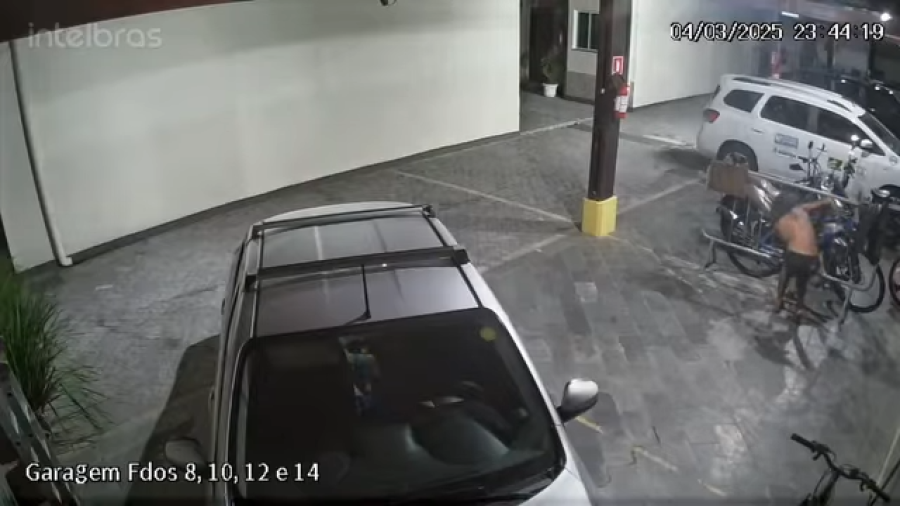 Ladrão invade condomínio pelo ralo em Guarujá e foge usando escada