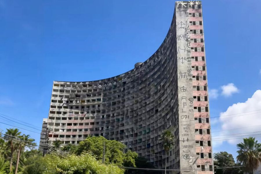 Leilão do Edifício Holiday é impugnado após venda por R$ 21 milhões