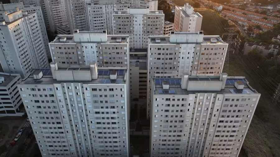 Como funciona o correio de um megacondomínio de SP que recebe mil encomendas por dia