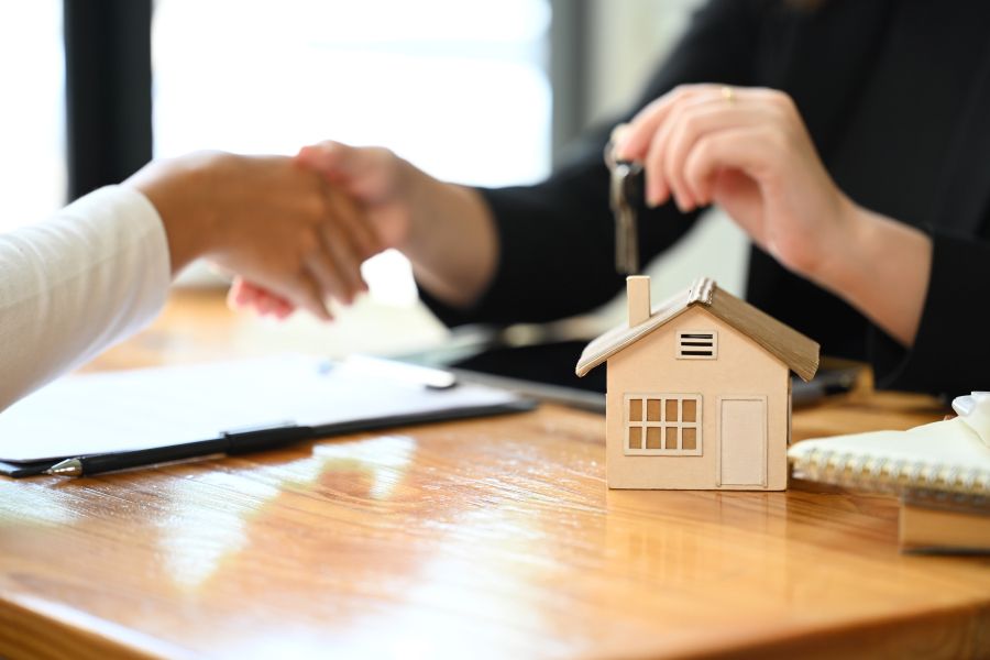Falsos corretores aplicam golpes usando zap, quintoandar e imobiliárias conhecidas
