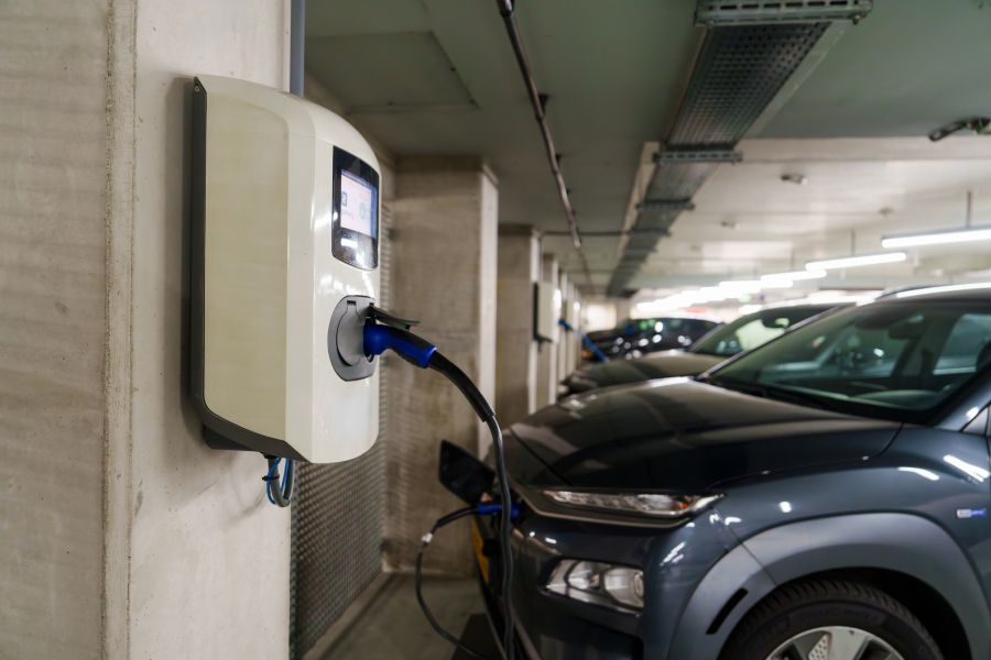 Cuiabá pode se tornar pioneira em lei para instalação de pontos de recarga de carros elétricos em condomínios